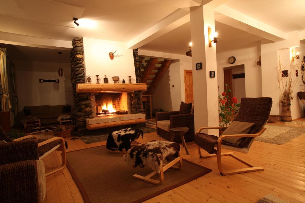 Casa Mosului - Transfagarasan Bed & Breakfast Кырцишоара Экстерьер фото